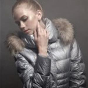 【衣衫衣飾】服飾----展現(xiàn)女性魅力，流行新主張