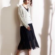 V领的衣服适合什么人穿 冬季V领衣服怎么搭配