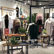 热烈庆祝左韩女装苏州悠方购物中心店即将正式开业！