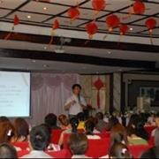 IM YOUNG恩雅羽绒潮装品牌2012秋冬新品发布会胜利召开