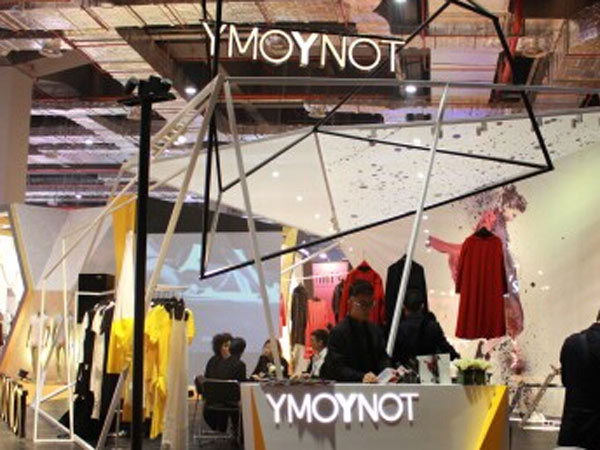 YMOYNOT女装店铺展示