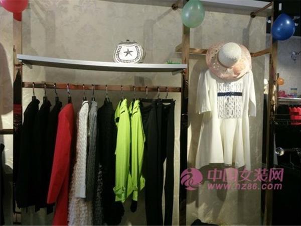 正品仓女装店铺展示