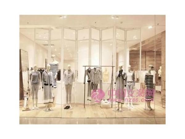 佳人索爱女装店铺展示