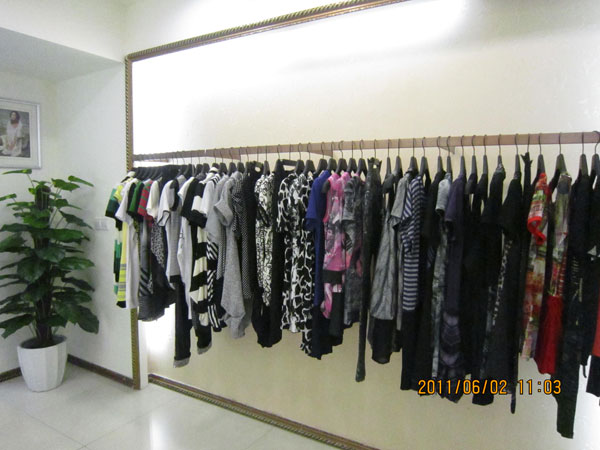 圣地亚SANTIA女装店铺展示