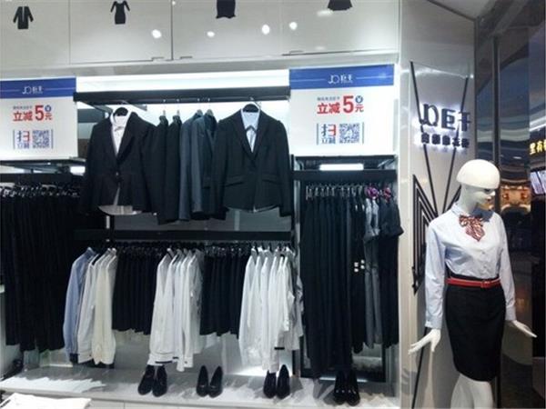 巨千女装店铺展示