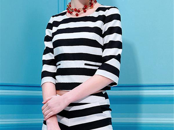 印特尔女装店铺展示