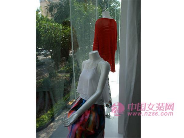 丝佳丽&middot;红女装店铺展示