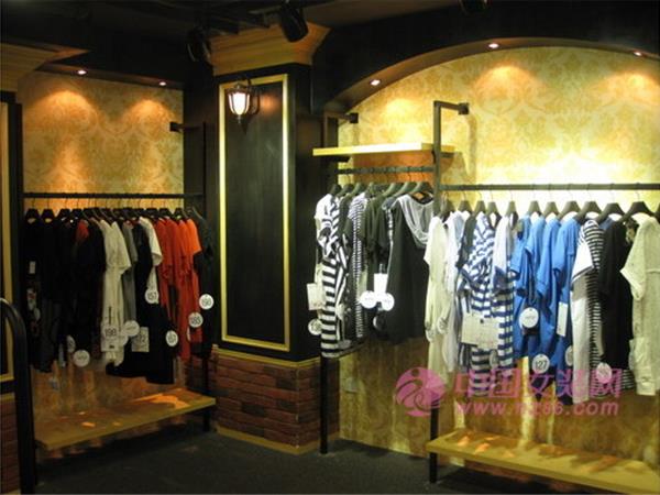 欣欣.宝贝熊女装店铺展示