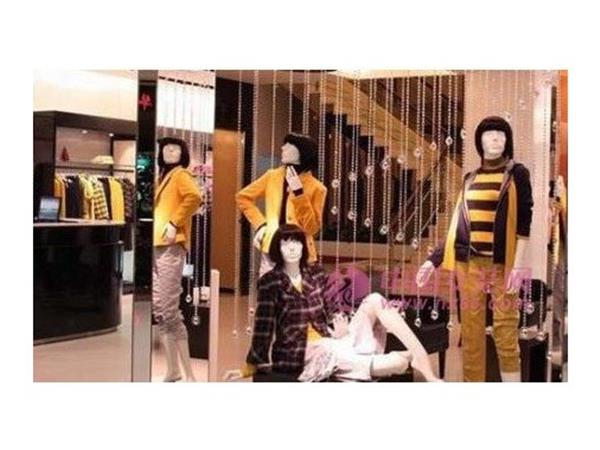 依梦来女装店铺展示