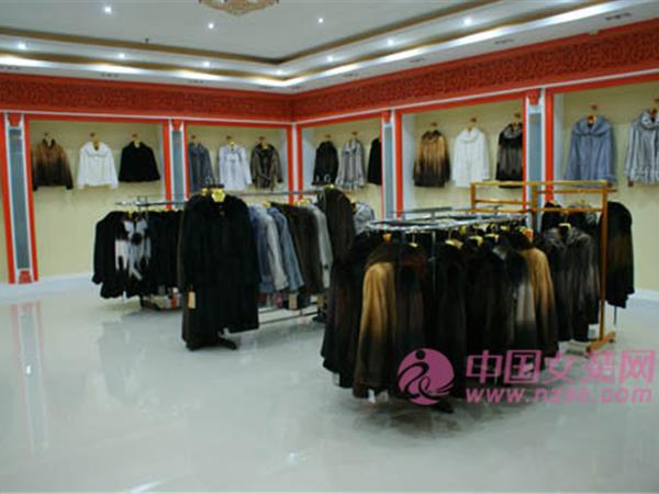北极皇后女装店铺展示