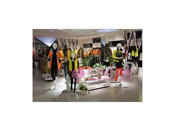 渝都●国际女装店铺展示
