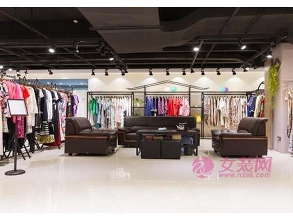 衣琳女装店铺展示