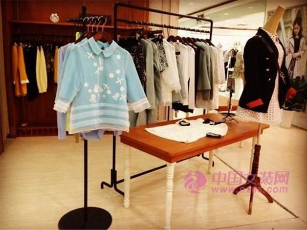 梦达丝曼女装店铺展示