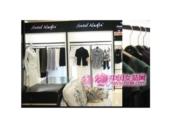圣&middot;娜迪雅女装店铺展示