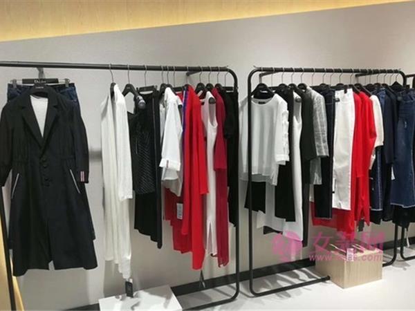 缔雅诗女装店铺展示
