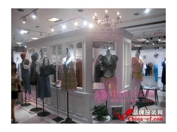 雨汐女装店铺展示