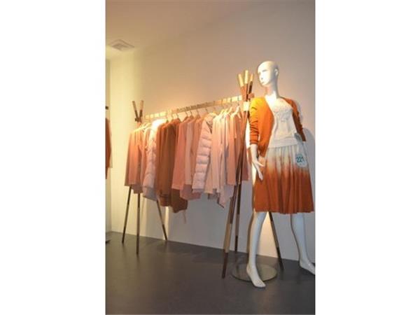 棉帛坊女装店铺展示