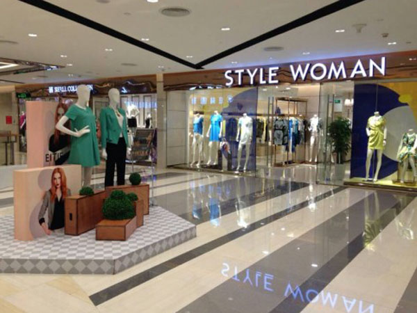白翎风采女装店铺展示