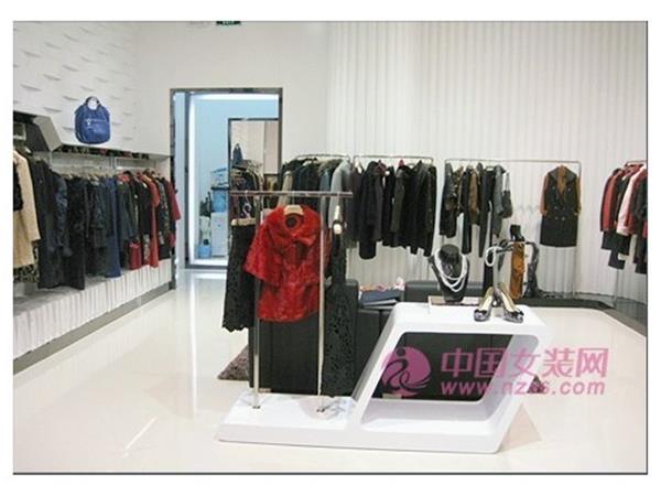 裘缇诺女装店铺展示