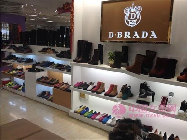 丁布拉达女装店铺展示