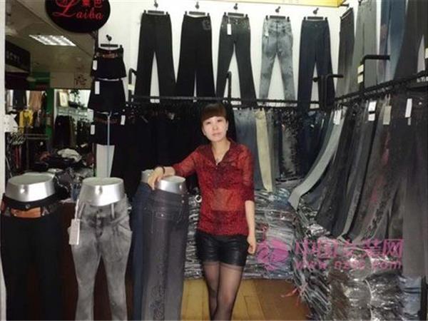 杉一女装店铺展示