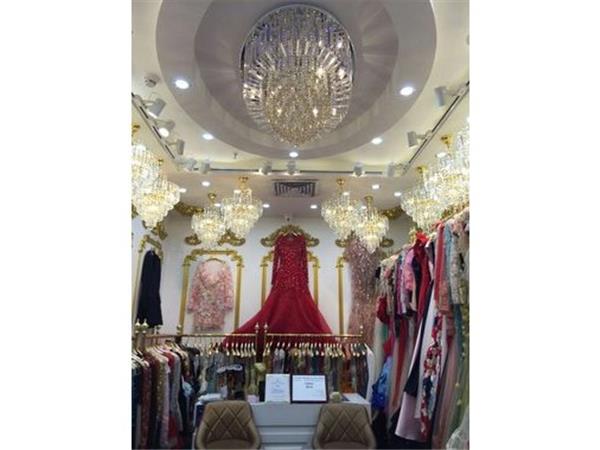 深鹏女装店铺展示