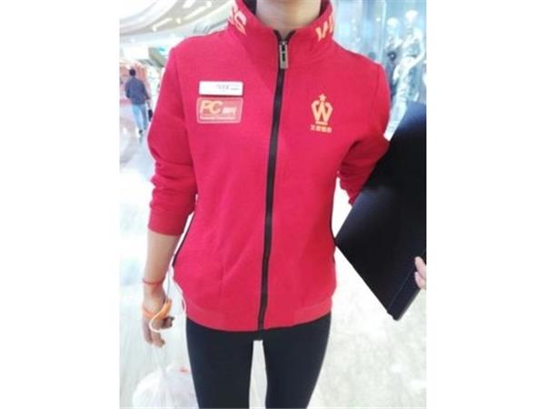 奥为女装店铺展示