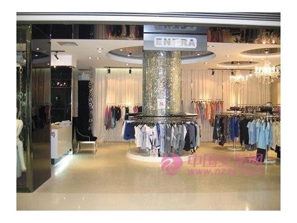 吾吉女装店铺展示