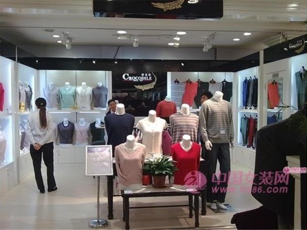 香港鳄鱼恤女装店铺展示