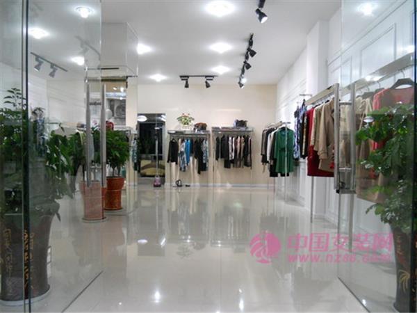 夢(mèng)奴嬌女裝店鋪展示