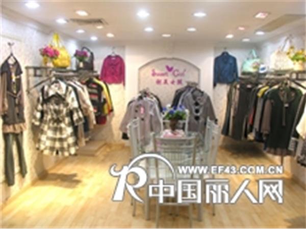 甜美女孩女装店铺展示