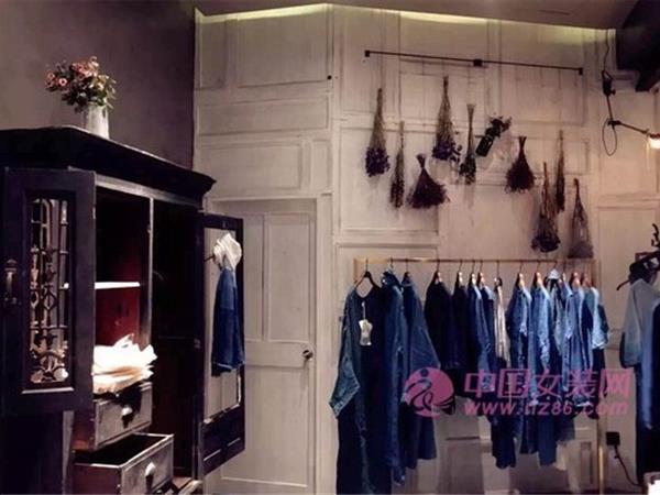 恋尚妮女装店铺展示