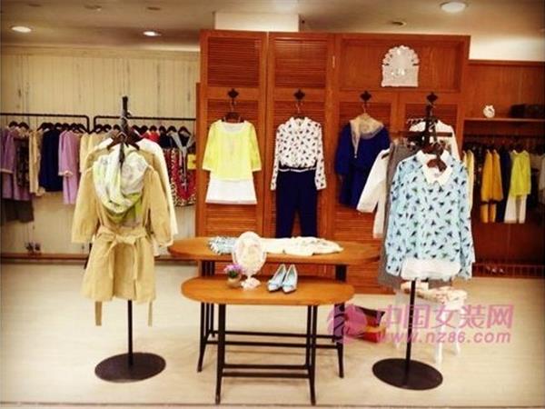 梦达丝曼女装店铺展示