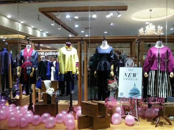 众美森女装店铺展示