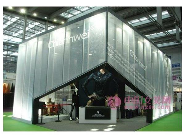 尚得慧尔女装店铺展示