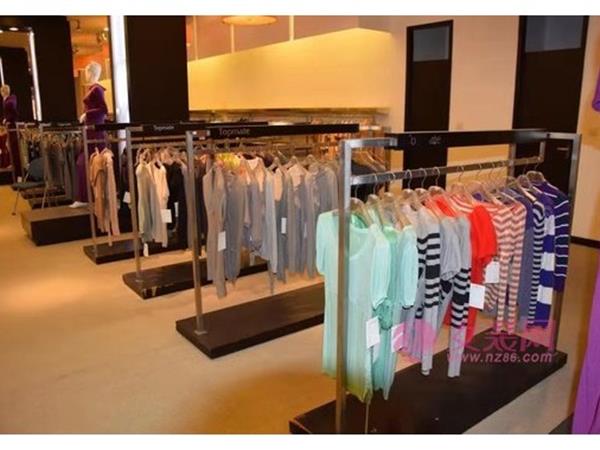 贝书女装店铺展示