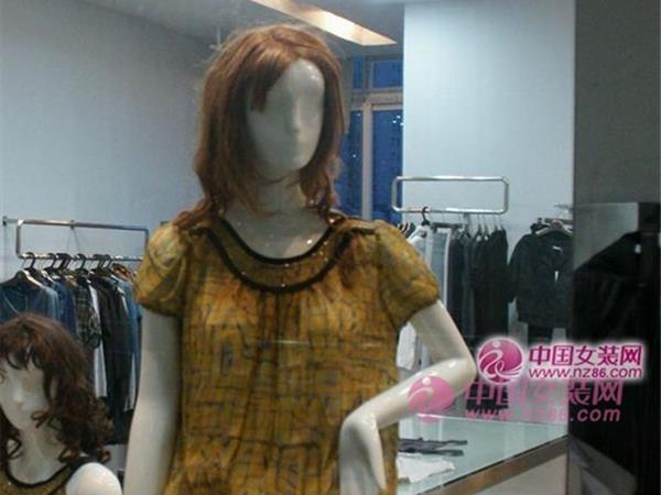 安嘉妮女装店铺展示