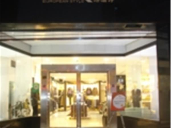 法涵诗女装店铺展示