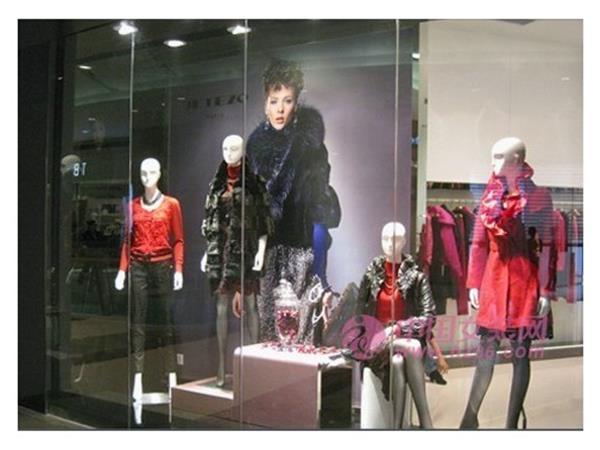 裘缇诺女装店铺展示