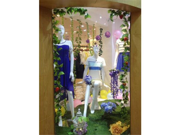 辛波斯卡女装店铺展示