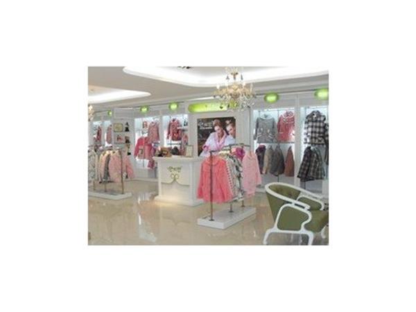 安之伴女装店铺展示