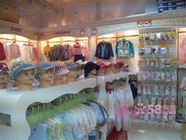 快乐酷巴女装店铺展示