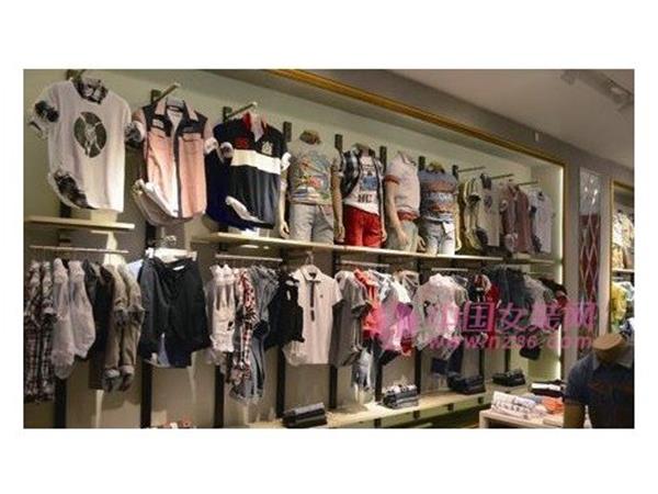 盈彩美地女装店铺展示