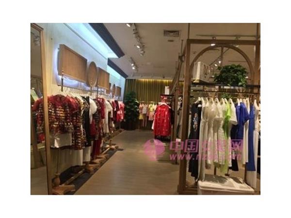 佳人索爱女装店铺展示