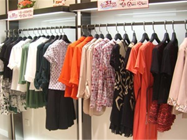 蘿芙蔓女裝店鋪展示