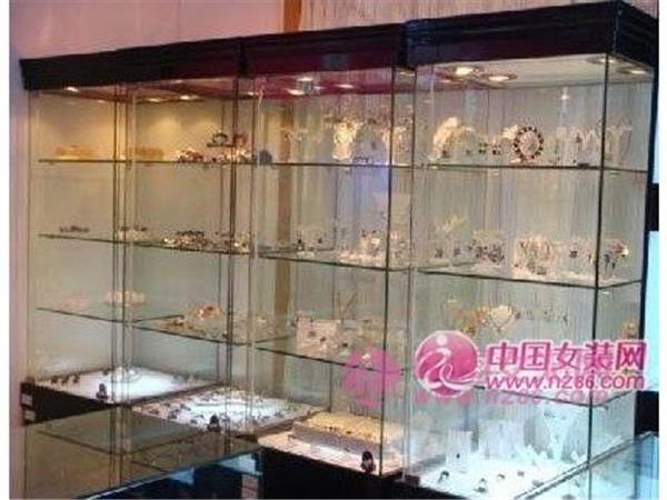 紫晶阁女装店铺展示