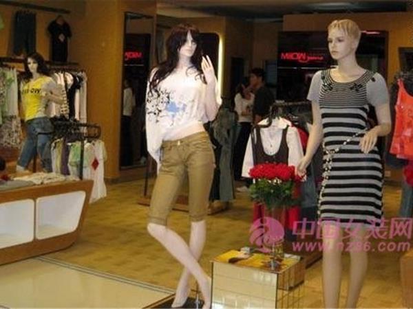 猫人女装店铺展示