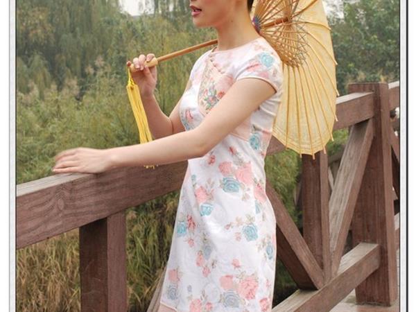 巧之韵女装店铺展示