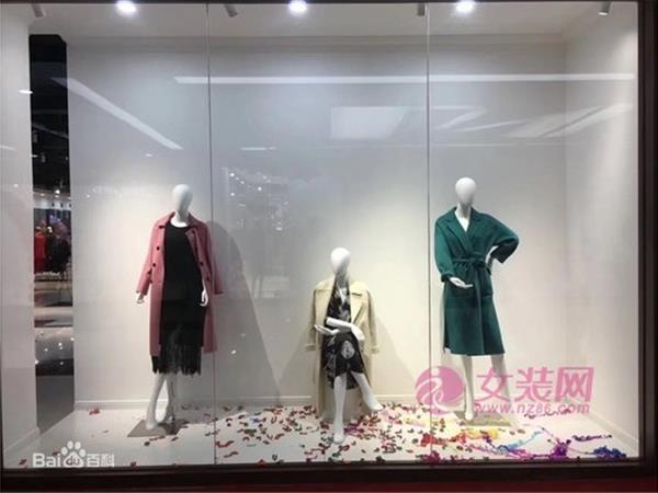 珂佑尔女装店铺展示