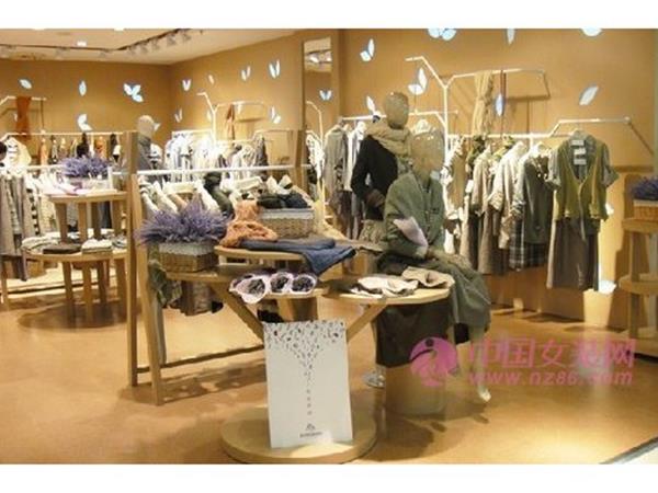 珂蕾朵姆女装店铺展示